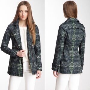 GRYPHON NEW YORK TRENCH COAT. Size XS. Cotton/Twill. Like new. Semi fitt…